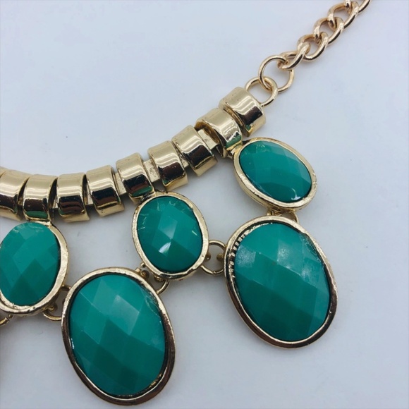Statement Green Stone/Gold Tone Chain Necklace - Picture 4 of 7